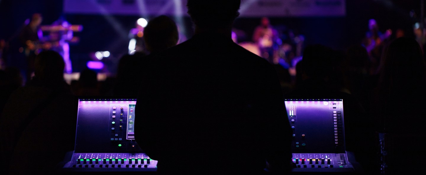 How to Set Up a PA System for Bands and DJs 