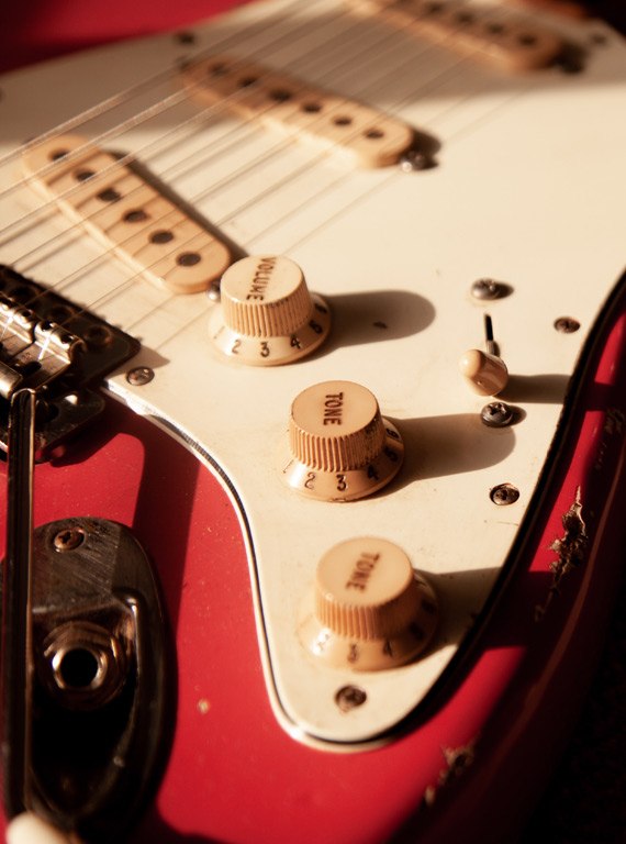 Stratocaster vs. Telecaster blog