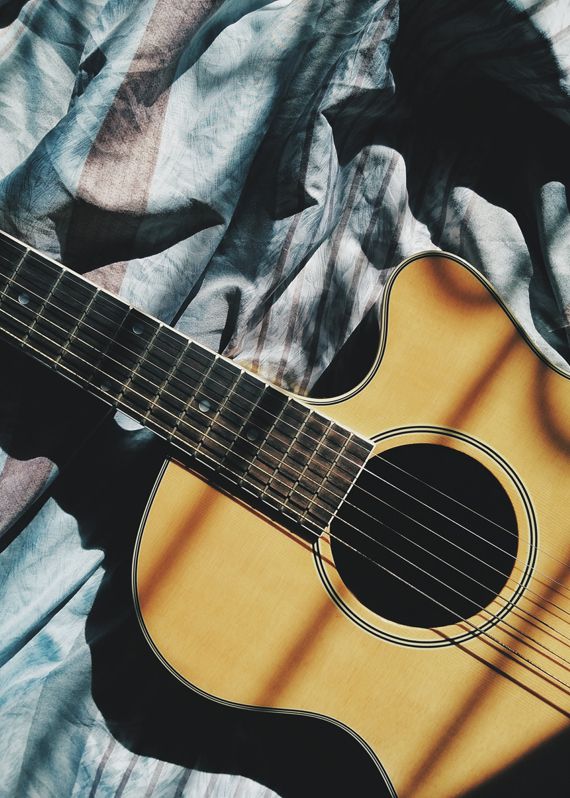 Acoustic Guitar Buying Guide for Beginners