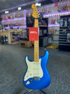 An image of Pre-Owned Fender American Ultra Stratocaster Left-Hand MN Cobra Blue | PMT Onlin...