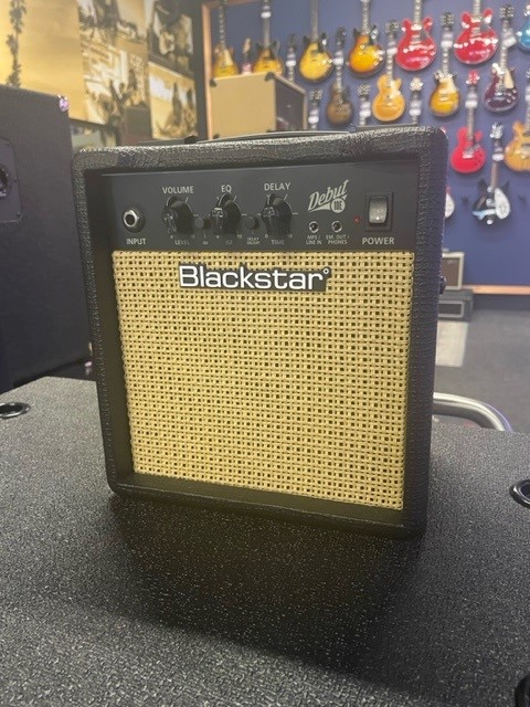 An image of Pre-Owned Blackstar DEBUT 10E BLACK 10w 2 x 3 Comb (047103) | PMT Online