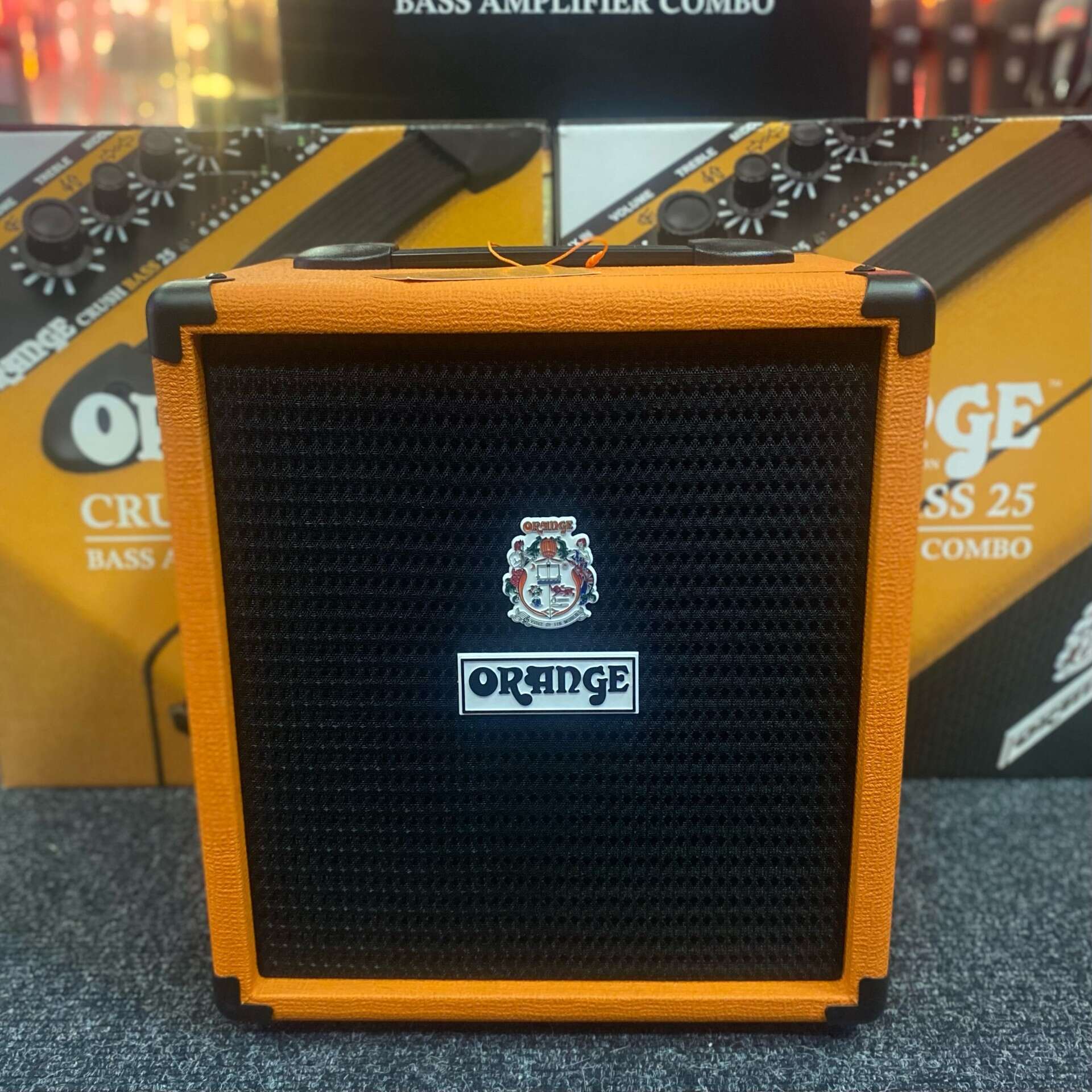An image of Pre-Owned Orange Crush Bass 25 Combo (034995) | PMT Online