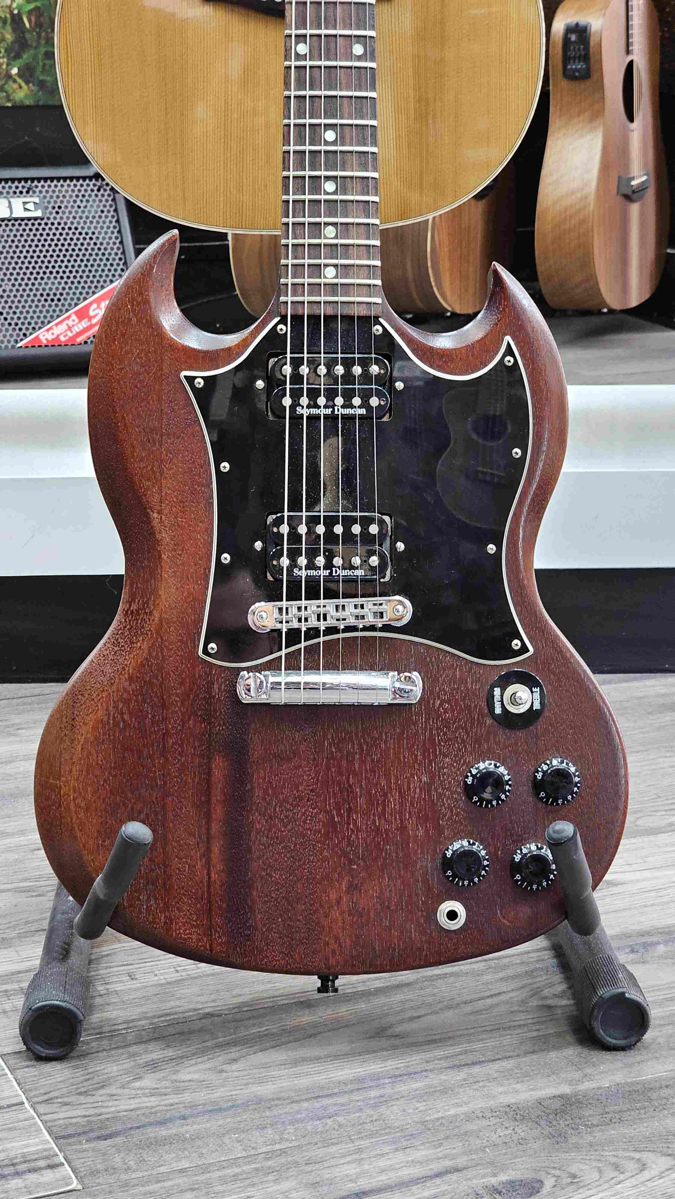 An image of Pre-Owned Gibson SG Tribute 2007, Walnut (044360) | PMT Online