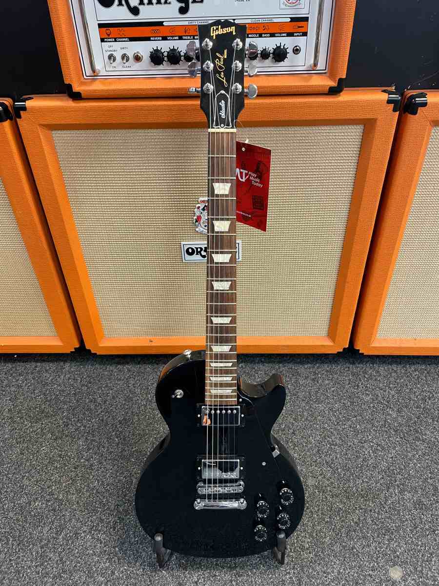 An image of Pre-Owned Gibson Les Paul Studio, Ebony Gloss (044923) | PMT Online