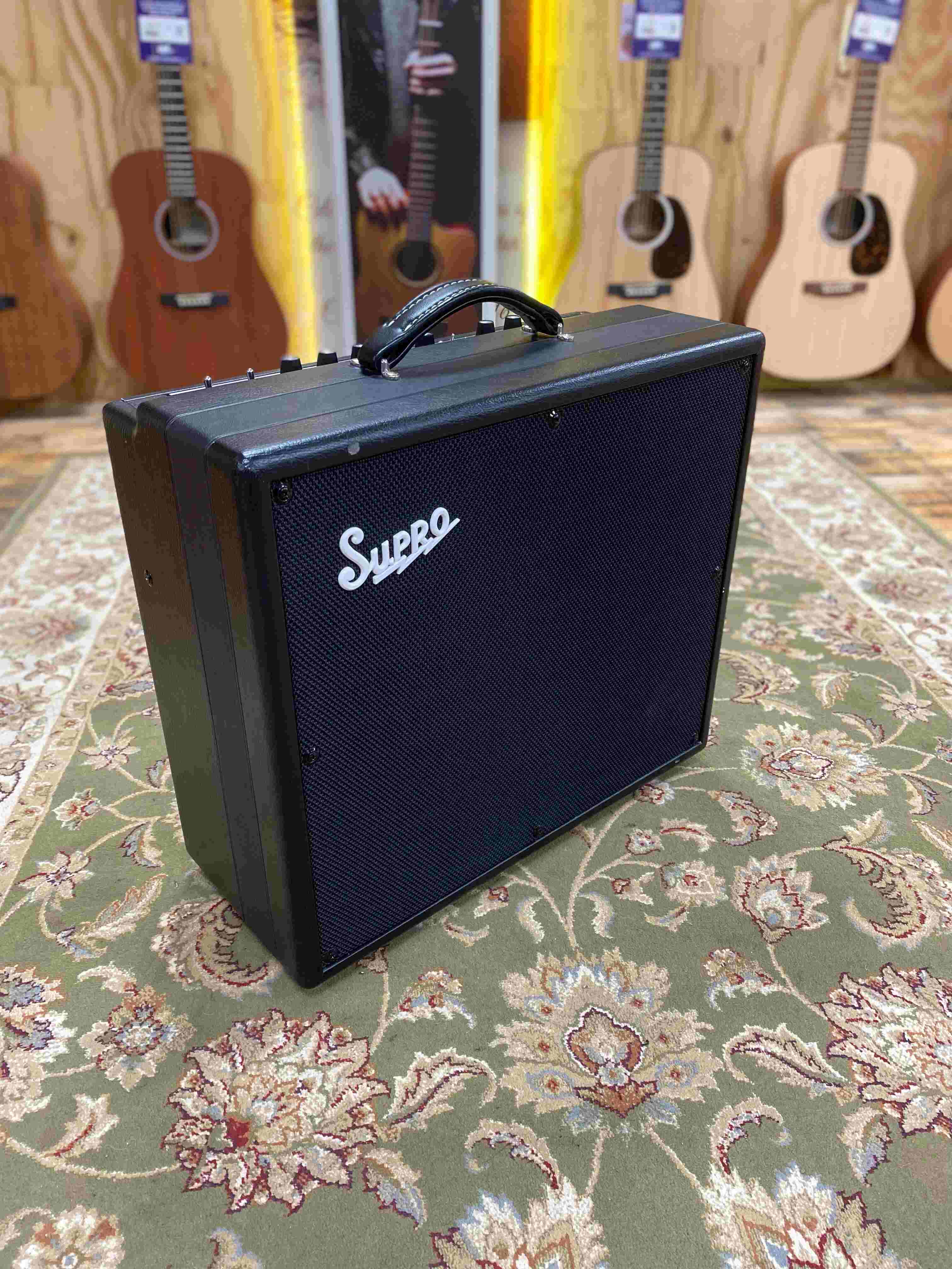 An image of Pre-Owned Supro 1697R Galaxy Combo Amp  (041407) | PMT Online