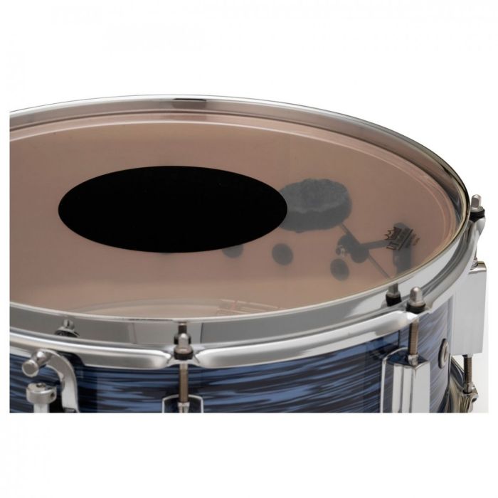 overhead view of internal muffling in pearl deluxe snare