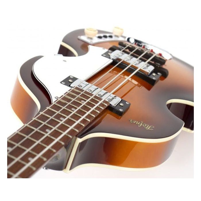 Angled view of the fretboard and body on a Hofner Ignition Special Edition Violin Bass, Sunburst