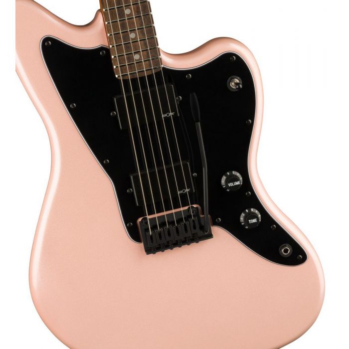 Squier Contemporary Active Jazzmaster Hh IL Black PG Shell Pink Pearl, body closeup