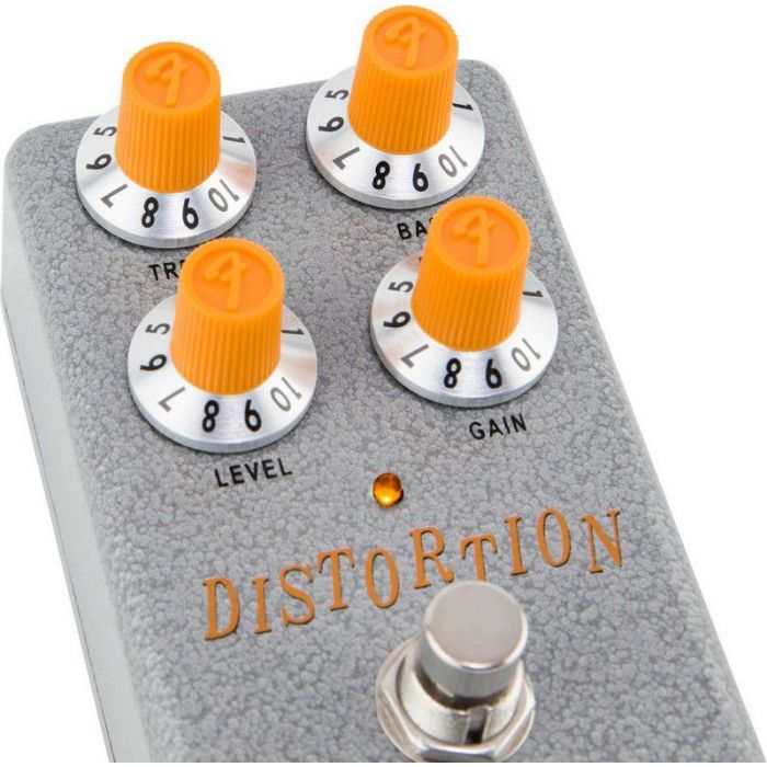 Fender Hammertone Distortion, controls closeup
