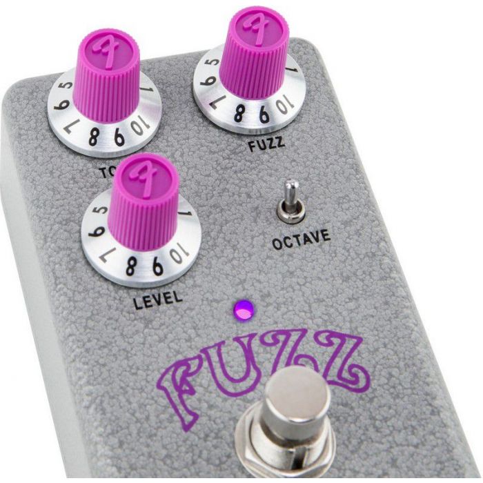 Fender Hammertone Fuzz, controls closeup