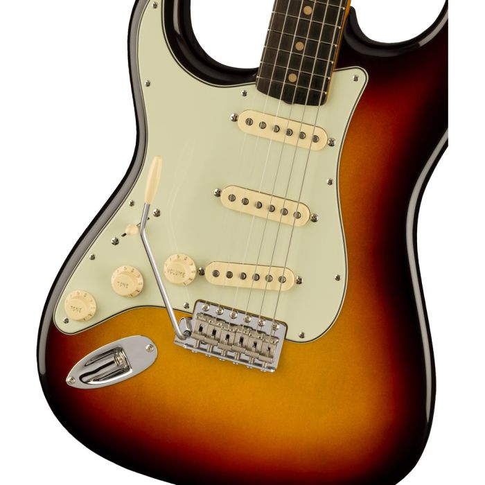 Fender American Vintage Ii 61 Strat Lh Rw 3 Tone Sunburst, body closeup