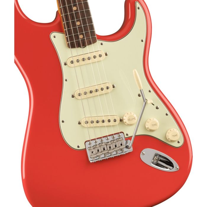 Fender American Vintage Ii 61 Strat Rw Fiesta Red, body closeup