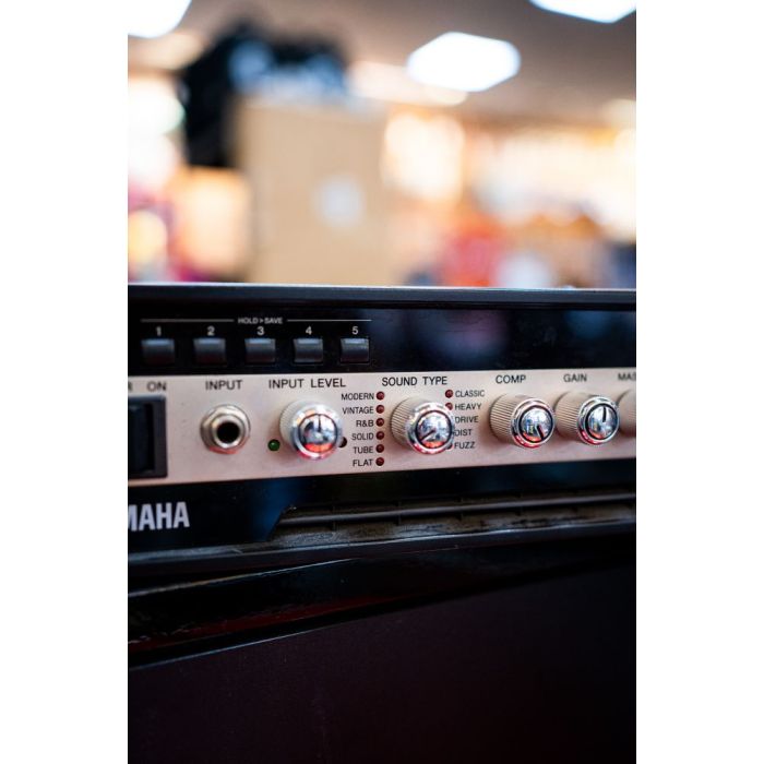 Controls view of the Pre-Owned Yamaha Bbt500h Bass Head