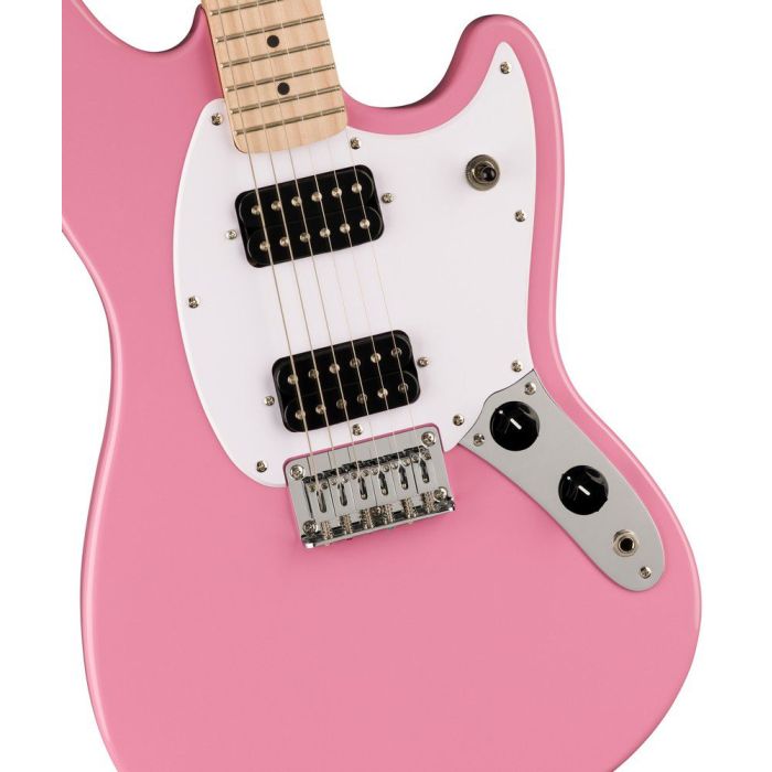 Squier Sonic Mustang Hh MN Flash Pink, body closeup