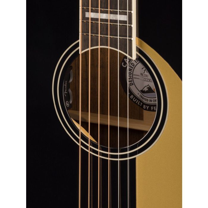 Fender Malibu Vintage OVFB GPG Black, soundhole closeup