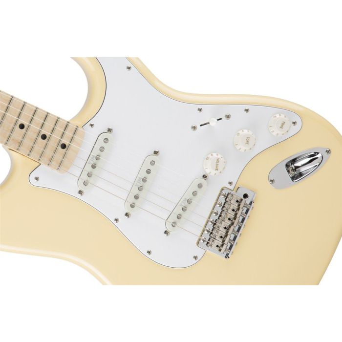 Fender MIJ Yngwie Malmsteen Stratocaster MN, Vintage White body closeup