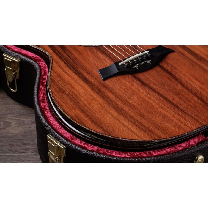 Taylor 914ce Sinker Redwood Top With Cindy Inlay in case