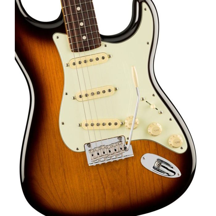Fender 70th Anniversary American Professional Ii Stratocaster Rw 2 Colour Sunburst, body closeup