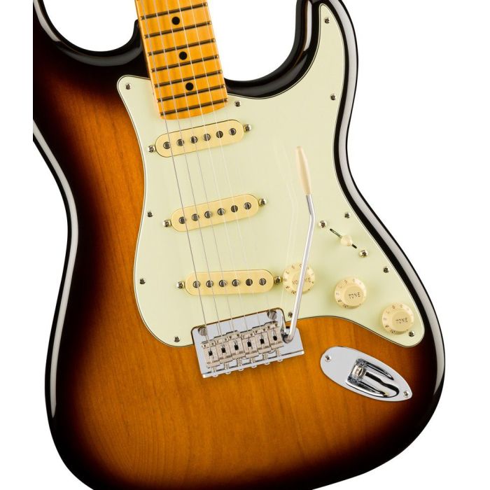 Fender 70th Anniversary American Professional Ii Stratocaster Mn 2 Colour Sunburst, body closeup