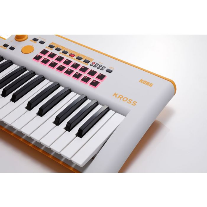 Korg Kross 2 Special Edition Neon Orange Synthesizer Workstation