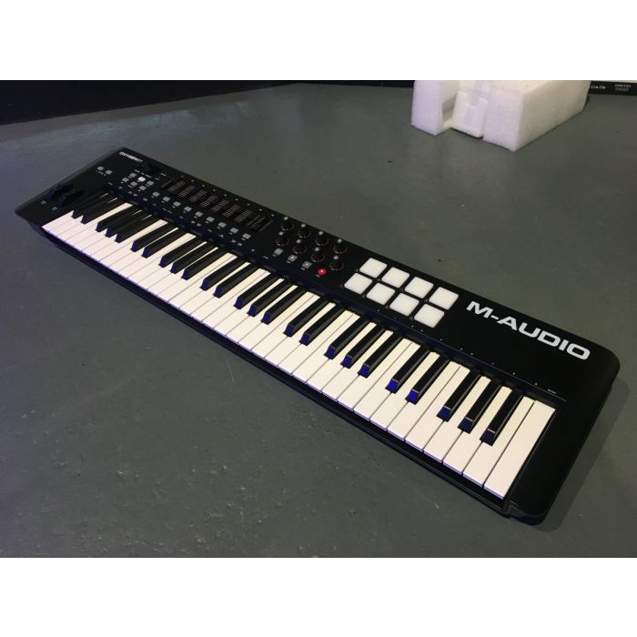 B-Stock M-AUDIO Oxygen 61 Mk IV USB MIDI Keyboard Controller