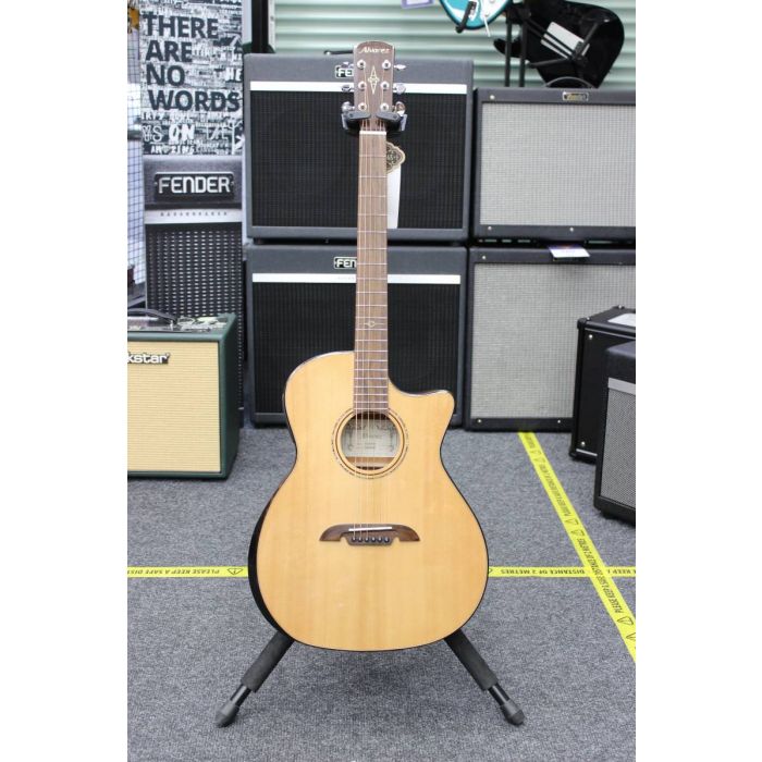 B-Stock Alvarez AG60CEAR Electro-Acoustic Guitar