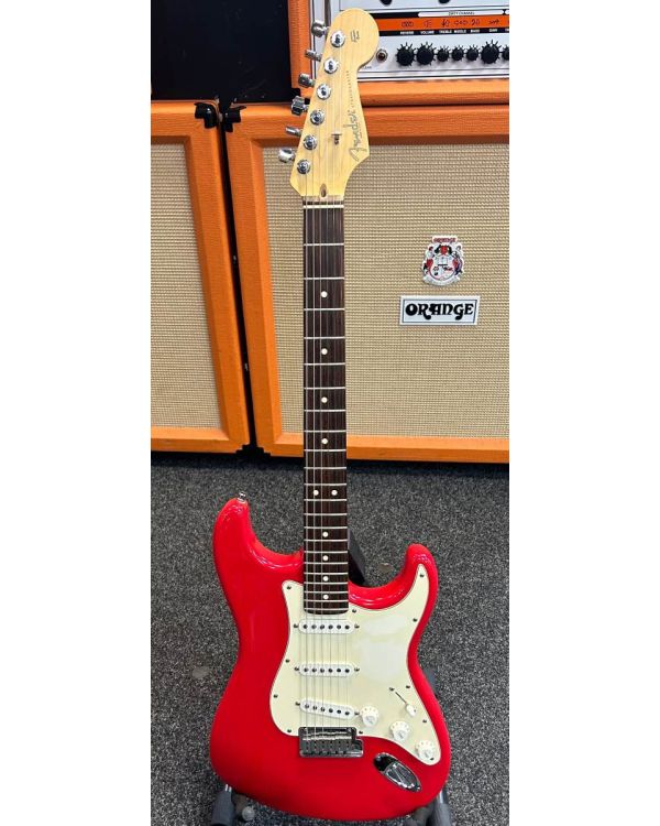 Pre-Owned Fender American Stratocaster RW HSS 2000, Dakota Red