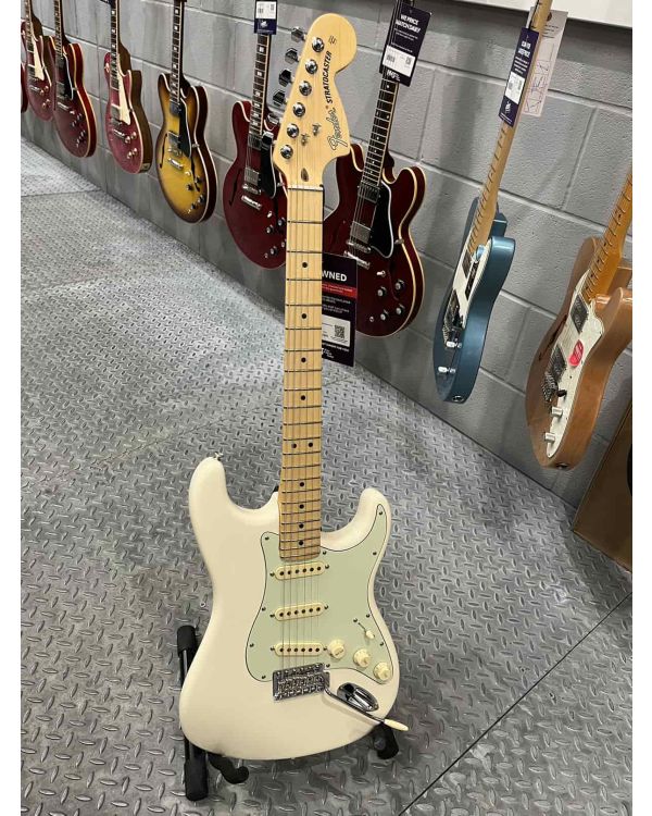 Pre-Owned Fender USA Performer Strat MN White (051282)