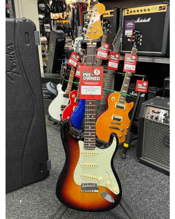 Pre-Owned Fender American Ultra Stratocaster MN Ultraburst (040200)