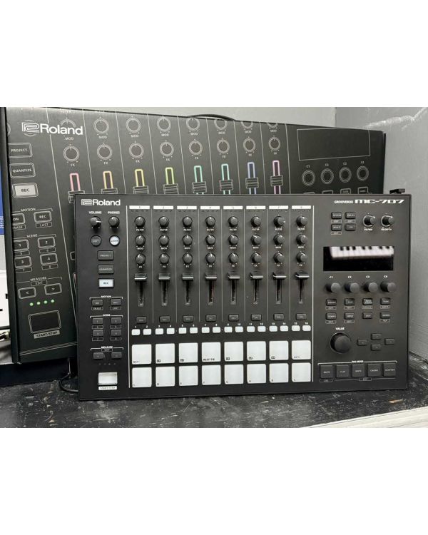 Pre-Owned Roland MC-707 Groovebox (042632)
