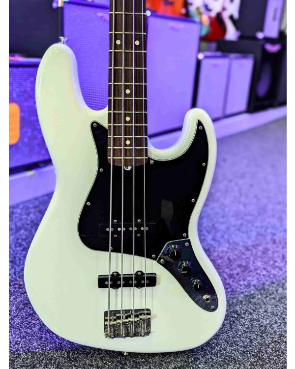 Pre-Owned Fender American Performer Jazz Bass, Arctic White